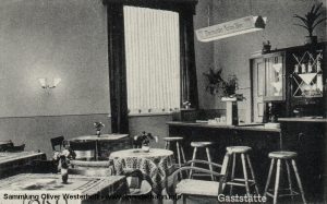 Der Auschnitt der Bahnhofsgaststätte in Augustfehn zeigt den nüchternen Flair der 1950er Jahre.