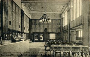 Der Wartesaal in die andere Richtung aufgenommen, die Karte ist 1917 gelaufen.