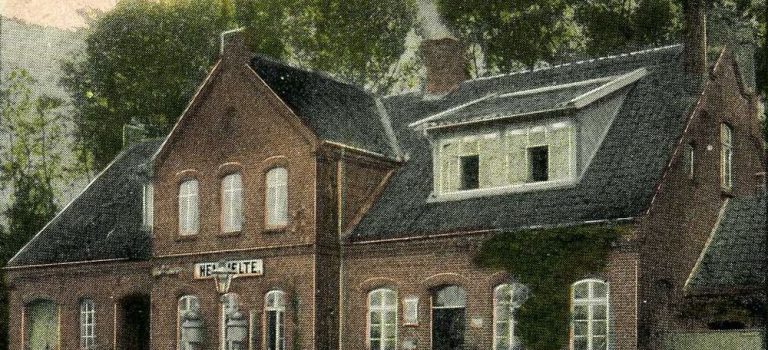 Bahnhof Hemmelte auf einer Ansicht um 1910 herum, die Bahnsteigsperre ist bereits eingeführt. Auf diesem Bahnhof war mein Großvater ab Mitte der 1920er Jahre angestellt.