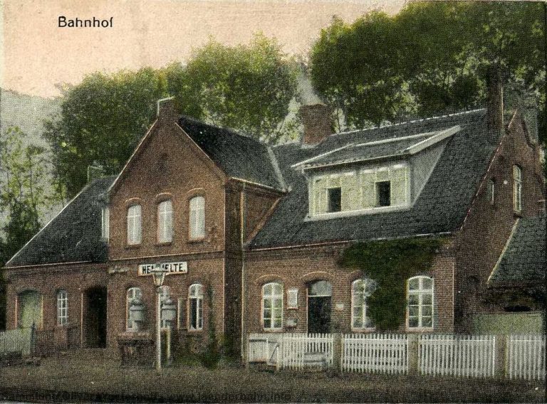 Bahnhof Hemmelte auf einer Ansicht um 1910 herum, die Bahnsteigsperre ist bereits eingeführt. Auf diesem Bahnhof war mein Großvater ab Mitte der 1920er Jahre angestellt.