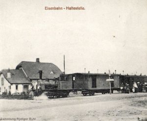 Rüdiger Buhl stellte diese Ansicht vom Bahnhof Moorwinkelsdamm mit einer unbekannten kleinen Tenderlokomotive zur Verfügung.