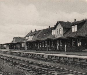 Um 1960 herum ist diese Aufnahme des Bahnhofs entstanden.